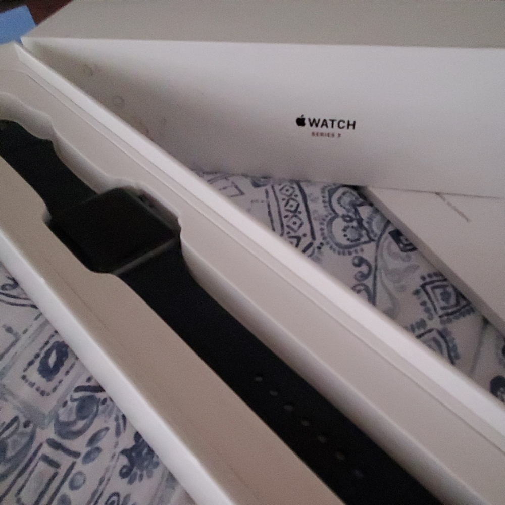 Apple Watch 3Series NWT (Verizon)